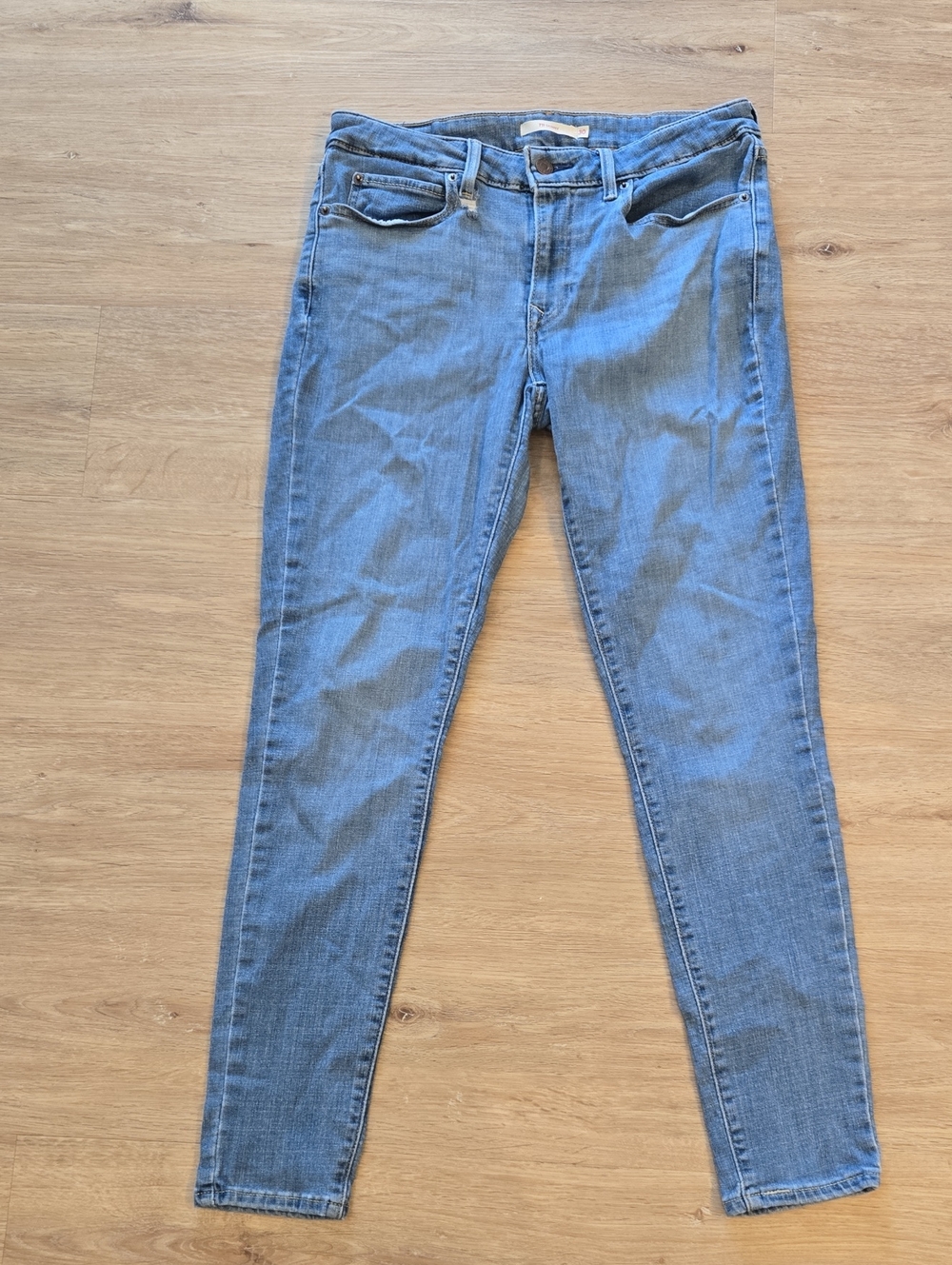 Levi 711 Skinny Jeans